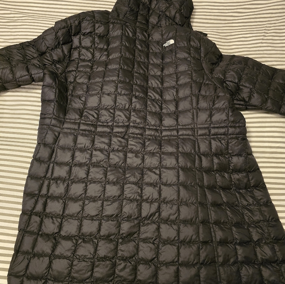 The North Face Black Quilted Hooded Coat - Picture 10 of 11